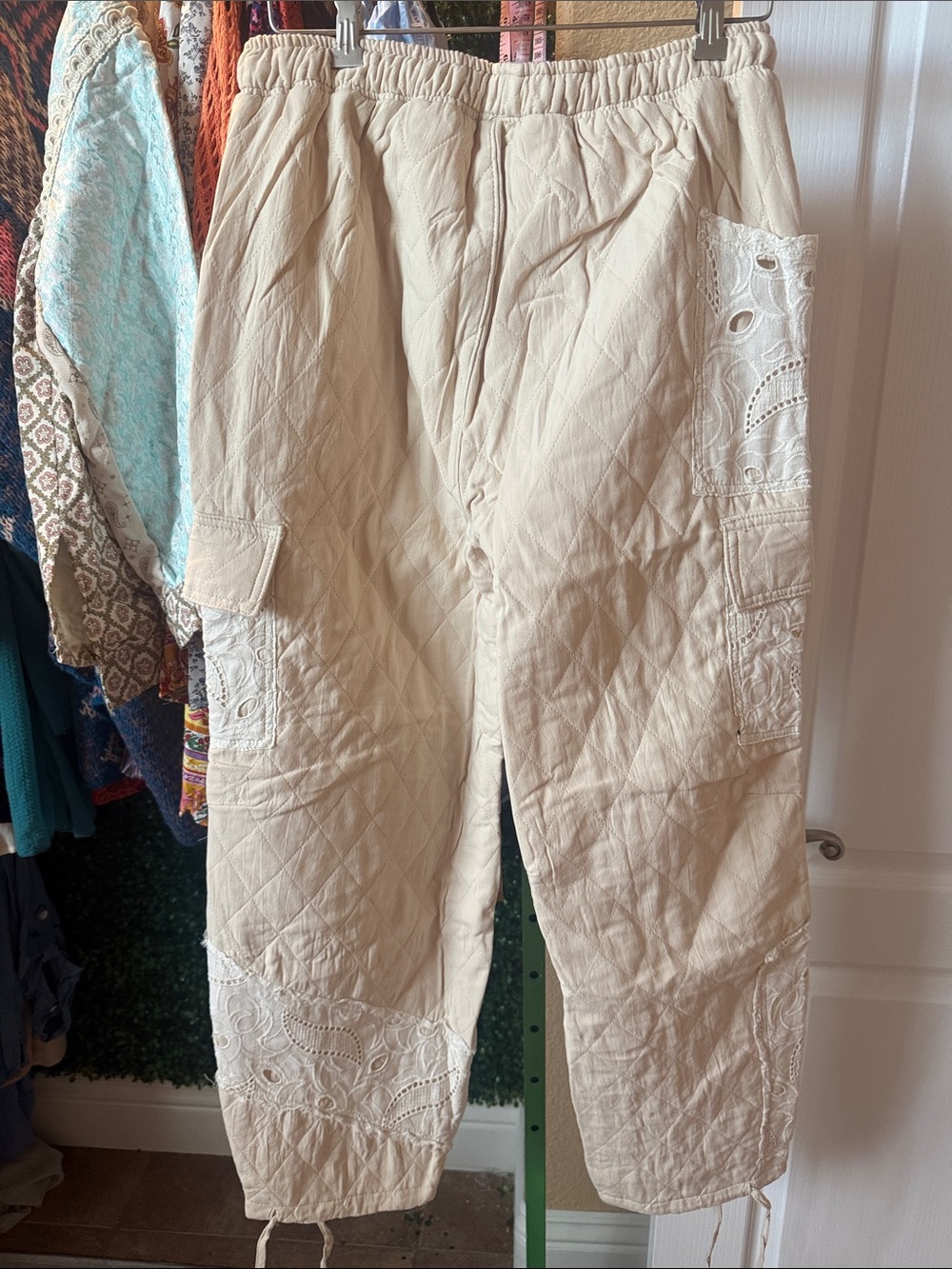 NWT POL Cream Quilted Lace-Trim Cargo Joggers ✨ - Picture 4 of 4